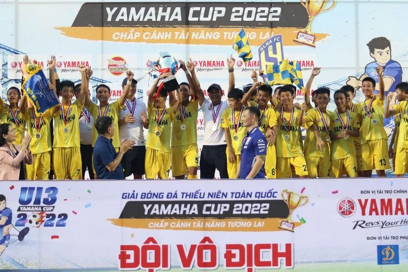U13 Sông Lam Nghệ An ăn mừng chức vô địch. (Ảnh: BTC)