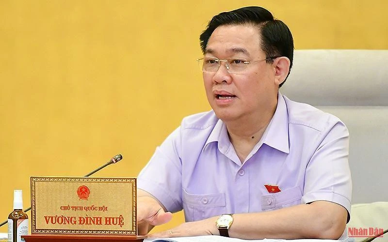 Chủ tịch Quốc hội Vương Đình Huệ phát biểu ý kiến về dự án Luật Thực hiện dân chủ ở cơ sở tại phiên làm việc. (Ảnh: Duy Linh)