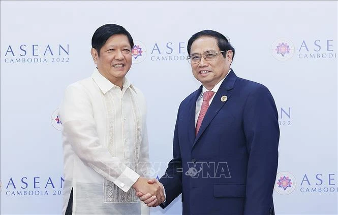 Thủ tướng Phạm Minh Chính gặp Tổng thống Philippines Ferdinand Marcos. (Ảnh: TTXVN)