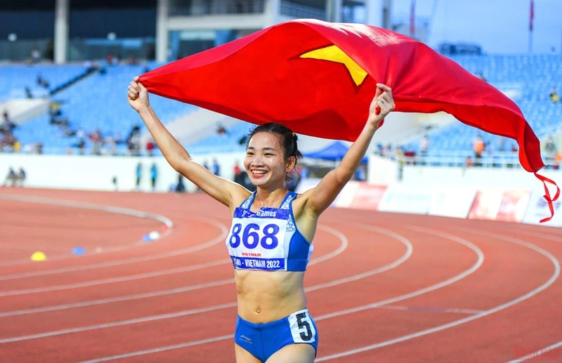 Nguyễn Thị Oanh là vận động viên tiêu biểu của thể thao Việt Nam năm 2022. (Ảnh: THÀNH ĐẠT)