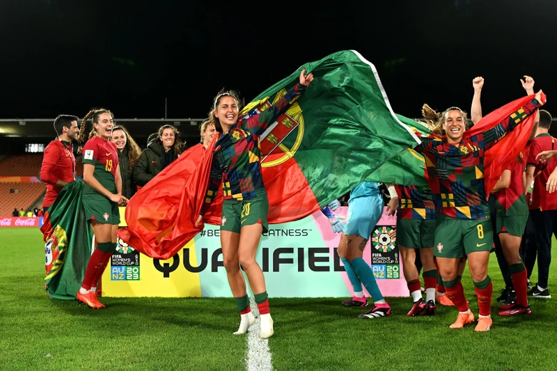 Đội tuyển nữ Bồ Đào Nha ăn mừng khi lần đầu tiên giành quyền tham dự World Cup nữ, ngày 22/2. (Ảnh: FIFA)