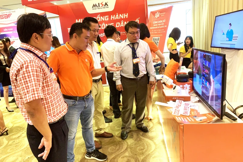 Một doanh nghiệp ở Đắk Lắk giới thiệu về các công nghệ và giải pháp chuyển đổi số đang được triển khai trên địa bàn tỉnh.