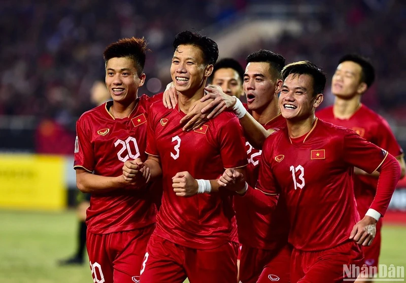 Đội tuyển Việt Nam đang đứng hạng 95 thế giới. (Ảnh: TRẦN HẢI)