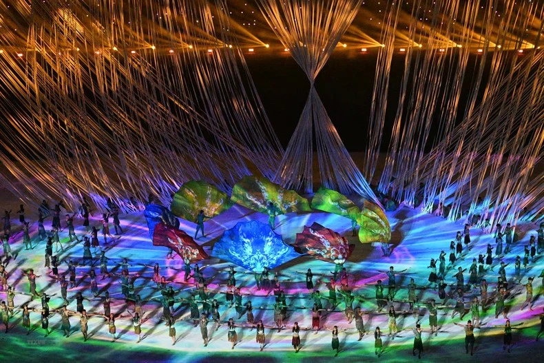 Lễ khai mạc SEA Games 32 thể hiện đậm nét bản sắc Campuchia. (Ảnh: TTXVN)