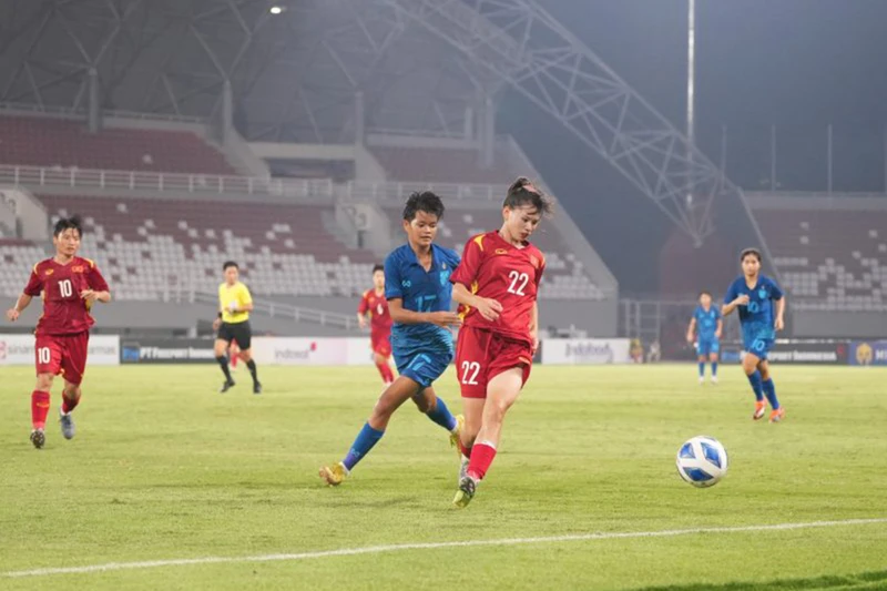 U19 nữ Việt Nam thất bại với tỷ số 1-2 trước U19 nữ Thái Lan. 