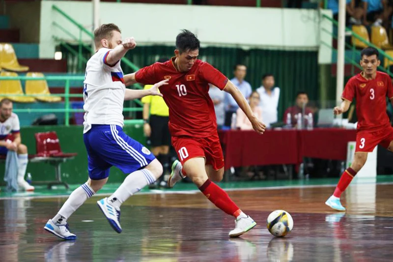 Đội tuyển futsal Việt Nam có màn trình diễn ấn tượng khi gỡ hòa 3 bàn thua. (Ảnh: VFF)