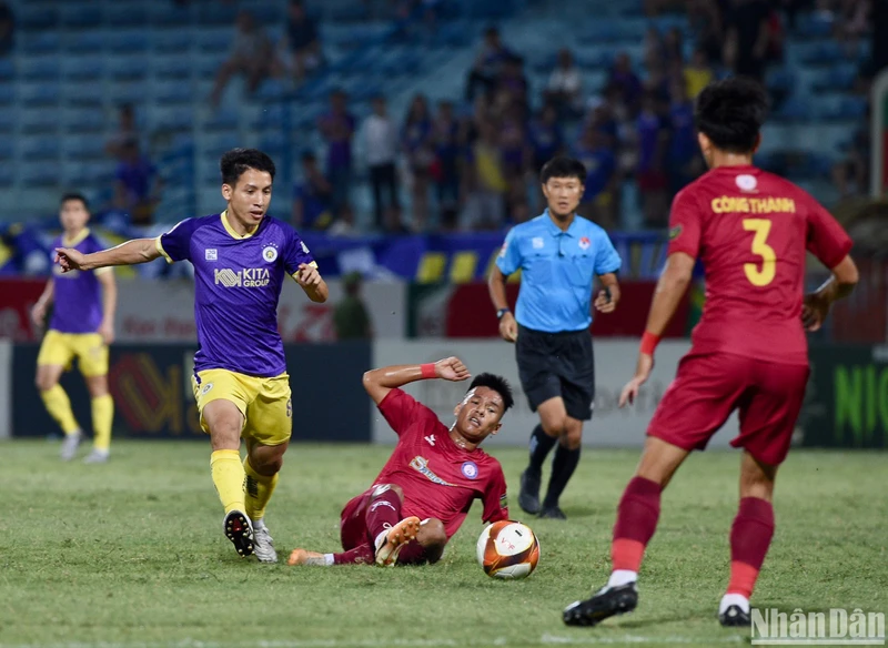 Câu lạc bộ Hà Nội giành 3 điểm trên sân nhà Hàng Đẫy. 