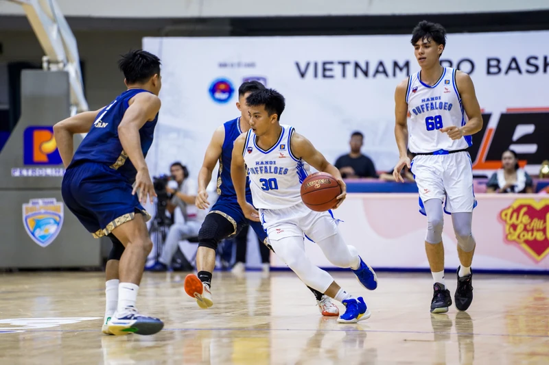 Hanoi Buffaloes đã chiến đấu tới những giây cuối cùng để giành điểm. (Ảnh: VBA)