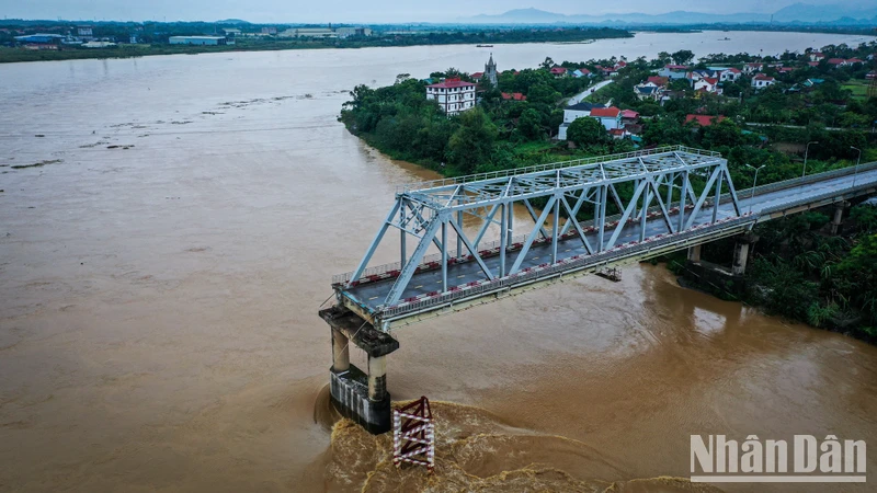 Kiểm tra, rà soát cầu bắc qua sông bị ảnh hưởng mưa, lũ: Khẩn trương khắc  phục hậu quả bão số 3