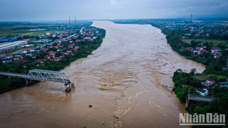 Sau khi cầu Phong Châu bị sập, Cục Đường bộ Việt Nam đã đề nghị đầu tư xây dựng cầu Phong Châu mới trên Quốc lộ 32C, tỉnh Phú Thọ bằng nguồn vốn ngân sách nhà nước.