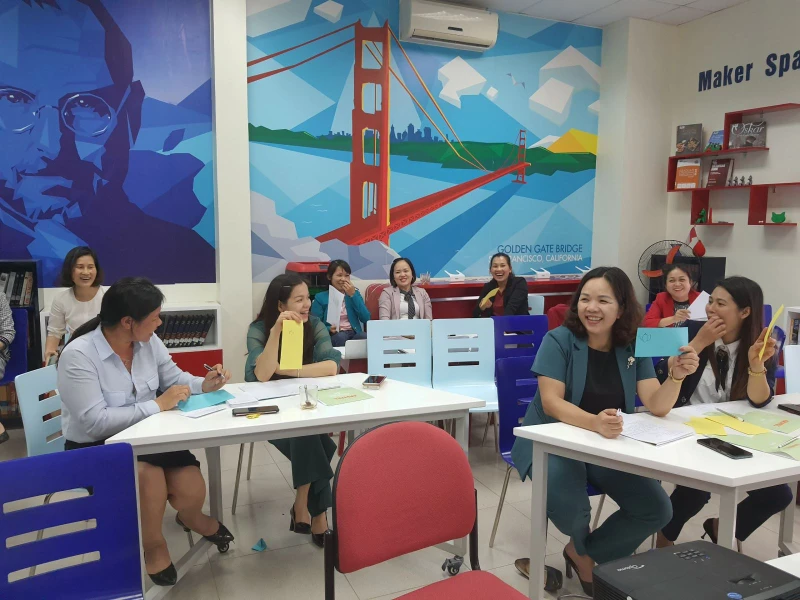 Khóa học bồi dưỡng Kỹ năng lãnh đạo cho phụ nữ tỉnh Thái Nguyên do Học viện Phụ nữ Việt Nam và Hội Liên hiệp Phụ nữ tỉnh Thái Nguyên tổ chức.