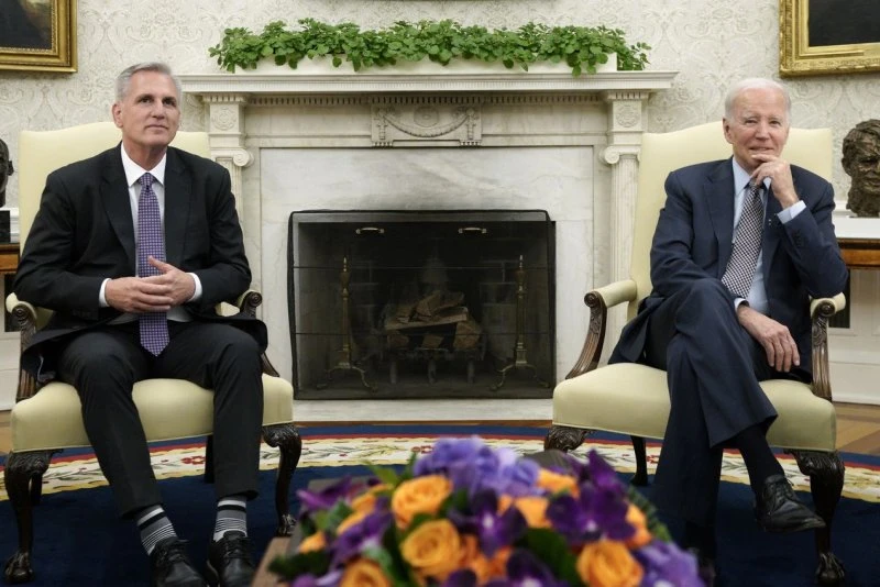 Đàm phán về trần nợ công giữa Tổng thống Mỹ Joe Biden và Chủ tịch Hạ viện Kevin McCarthy. 