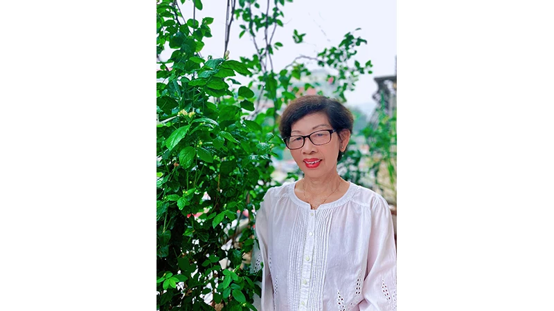 Nhà báo Lan Minh