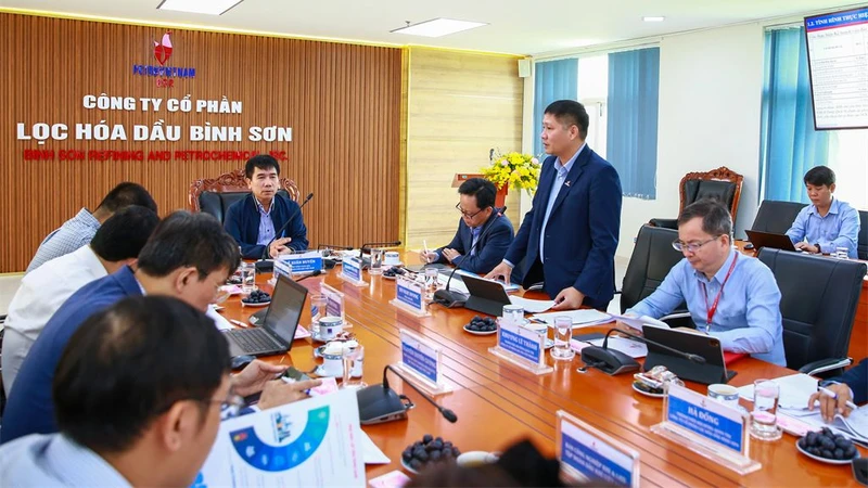 Tổng Giám đốc BSR Bùi Ngọc Dương báo cáo về tình hình thực hiện nhiệm vụ sản xuất kinh doanh năm 2023 và triển khai kế hoạch năm 2024.