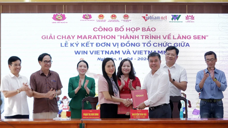 Lễ ký kết đơn vị đồng tổ chức giữa Báo Vietnamnet và Công ty Trách nhiệm hữu hạn Thể thao Win VietNam. (Ảnh: BTC)
