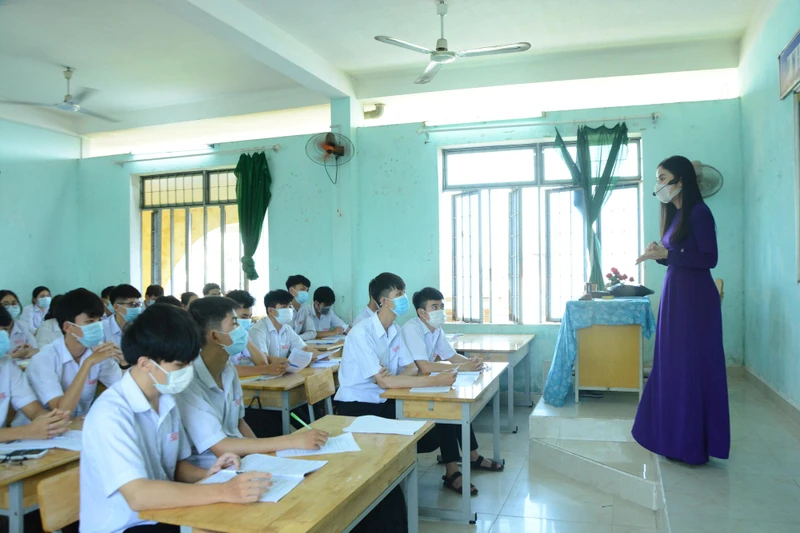 Năm 2022, tỉnh Quảng Ngãi tuyển dụng 1.053 giáo viên các bậc học.