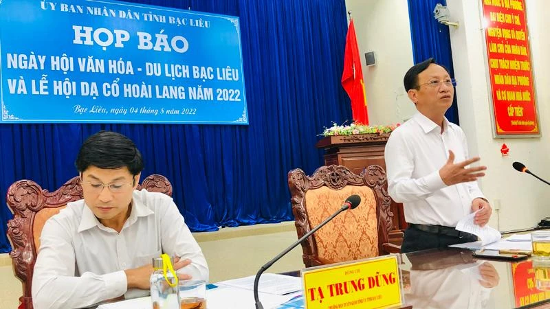 Chủ tịch UBND tỉnh Bạc Liêu Phạm Văn Thiều phát biểu tại cuộc họp báo. (Ảnh: TRỌNG DUY)