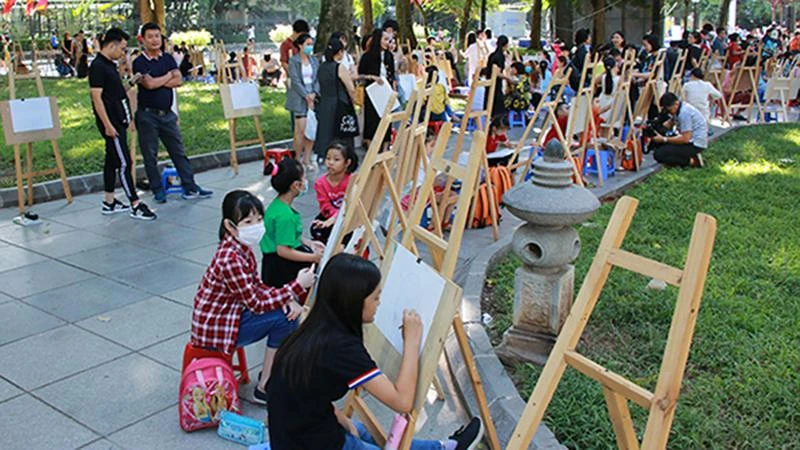 Năm 2020, Cuộc thi Vẽ tranh thiếu nhi quốc tế đã thu hút đông đảo thiếu nhi Hà Nội và các nước tham gia.