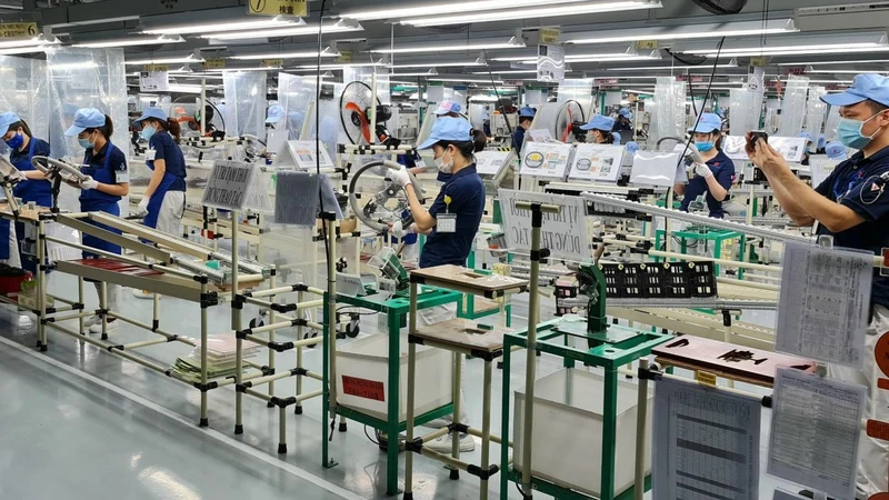Công ty Toyoda Gosei (Nhật Bản) đầu tư dây chuyền sản xuất vô-lăng ô-tô tại Khu công nghiệp Tiền Hải (tỉnh Thái Bình) thu hút hơn 1.000 lao động địa phương.