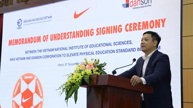 Viện trưởng Viện Khoa học Giáo dục Việt Nam, GS.TS Lê Anh Vinh phát biểu tại hội thảo.