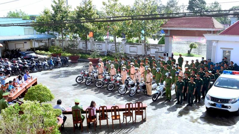 Công an huyện Thới Bình (Cà Mau) tổ chức ra quân trấn áp tội phạm dịp Tết 2023 vào sáng 15/11.