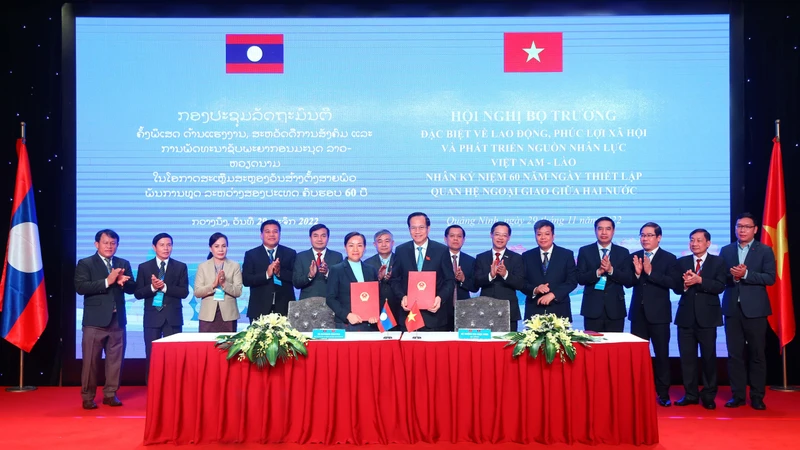 Lễ ký kết tại Hội nghị Bộ trưởng đặc biệt về Lao động, Phúc lợi xã hội và Phát triển nguồn nhân lực Việt Nam-Lào.