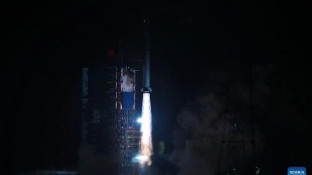 Vụ phóng được thực hiện lúc 2h25 ngày 15/12 (giờ Bắc Kinh) từ Trung tâm Phóng vệ tinh Tây Xương ở tỉnh Tứ Xuyên phía Tây Nam. (Nguồn: Tân Hoa xã)