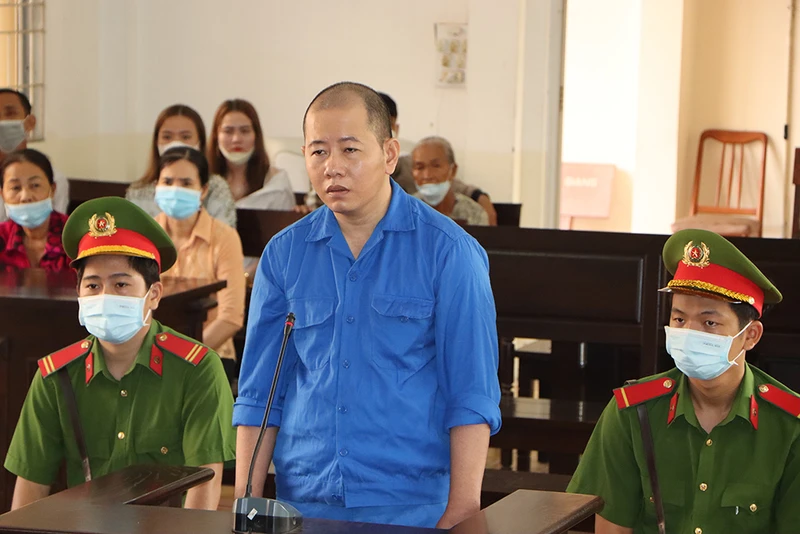 Bị cáo Lê Hoài Hận nhận án tù chung thân.