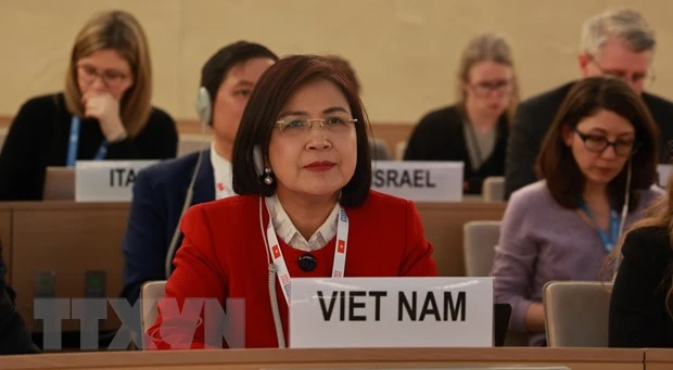 Đại sứ Lê Thị Tuyết Mai, tham gia và phát biểu tại phiên họp. (Ảnh: Nguyễn Tuấn/TTXVN)