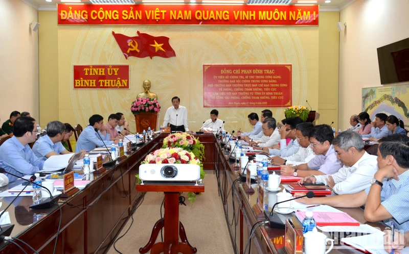 Toàn cảnh buổi làm việc của Đoàn công tác Ban Nội chính Trung ương với Ban Thường vụ Tỉnh ủy Bình Thuận.