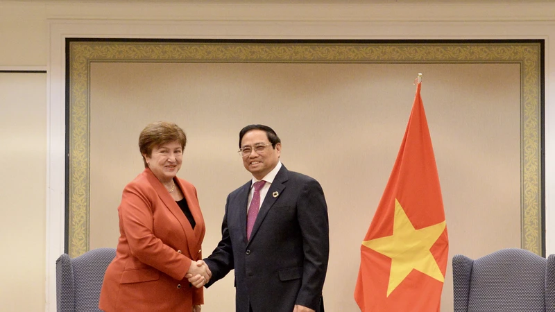 Thủ tướng Chính phủ Phạm Minh Chính đã gặp Tổng Giám đốc Quỹ Tiền tệ Quốc tế (IMF) Kristalina Georgieva.