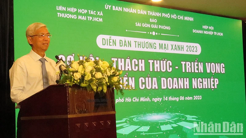 Phó Chủ tịch Ủy ban nhân dân Thành phố Hồ Chí Minh Võ Văn Hoan phát biểu tại diễn đàn.