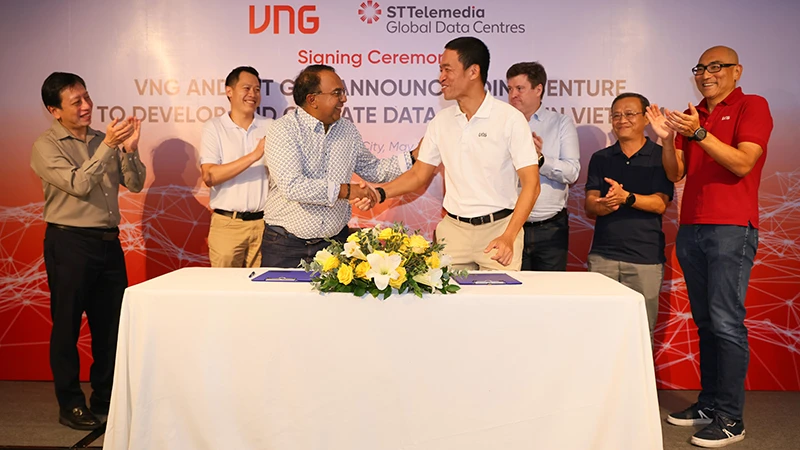 Quang cảnh lễ ký kết hợp tác giữa STT GDC và VNG.