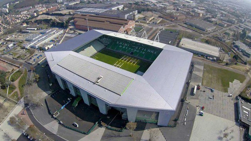 Sân vận động Geoffroy Guichard. (Nguồn: Facebook Ville de Saint-Étienne/TTXVN)
