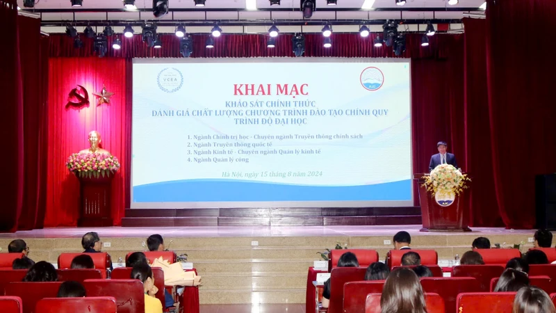 Khai mạc khảo sát đánh giá chất lượng chương trình đào tạo chính quy trình độ đại học 