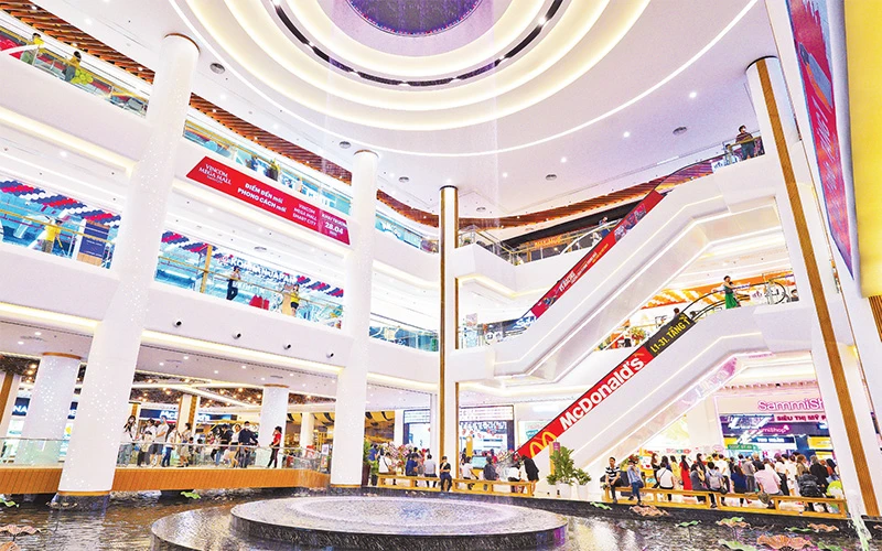 Trung tâm Thương mại Vincom Mega Mall Smart City (quận Nam Từ Liêm). 