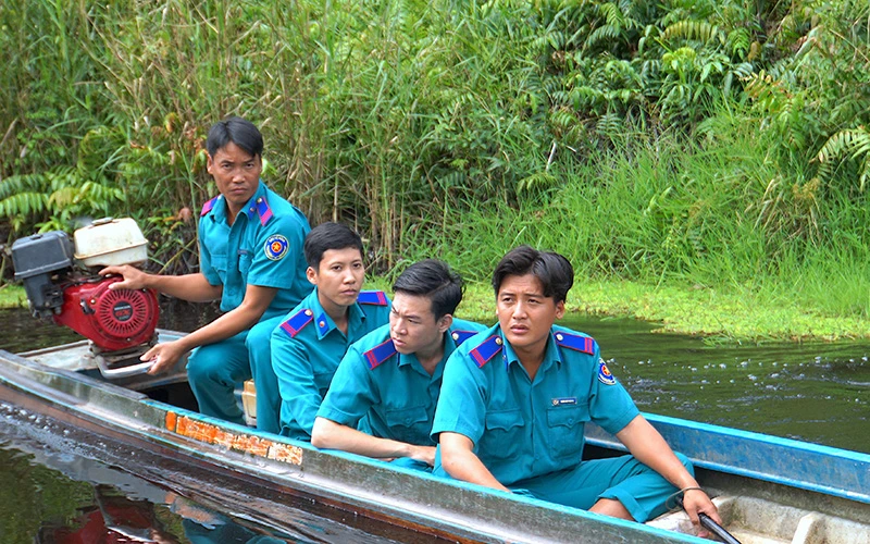 Việc tuần tra phòng cháy, chữa cháy rừng ở Vườn quốc gia U Minh Hạ được duy trì hằng ngày. 