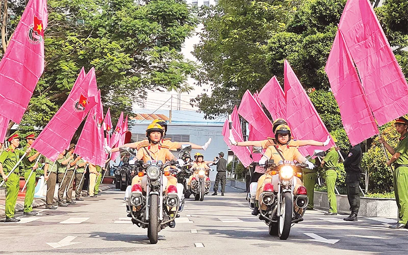 Lực lượng Công an Thành phố Hồ Chí Minh trong một hoạt động ra quân bảo đảm an ninh trật tự trên địa bàn. 