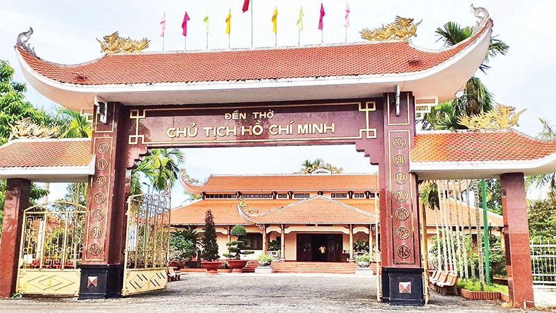 Ðền thờ Bác Hồ tại xã Châu Thới, huyện Vĩnh Lợi. 