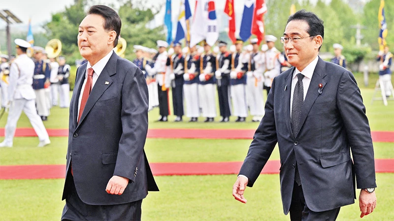 Tổng thống Hàn Quốc và Thủ tướng Nhật Bản tại Seoul. 