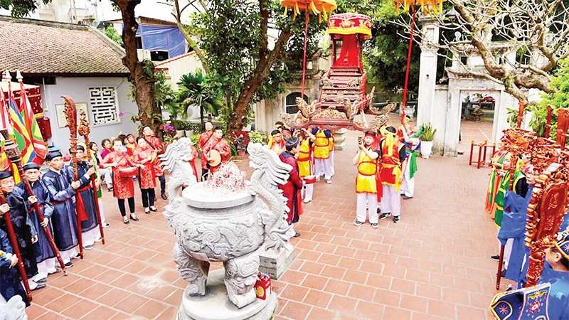 Hội thề Trung hiếu đền Ðồng Cổ được lập hồ sơ đề nghị công nhận di sản cấp quốc gia. (Ảnh Nguyễn Thanh) 