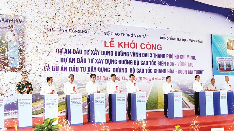 Khởi công dự án cao tốc Biên Hòa-Vũng Tàu đã diễn ra đúng dự kiến, tiến độ. 