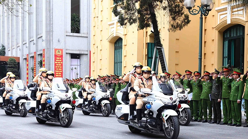 Công an thành phố Hà Nội ra quân tấn công trấn áp tội phạm, bảo đảm an ninh, trật tự Tết Nguyên đán Giáp Thìn 2024. (Ảnh PHẠM KIÊN) 