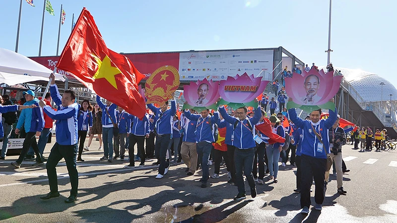 Các đại biểu Việt Nam tại Liên hoan Thanh niên Thế giới năm 2017 (thành phố Sochi, Liên bang Nga). 