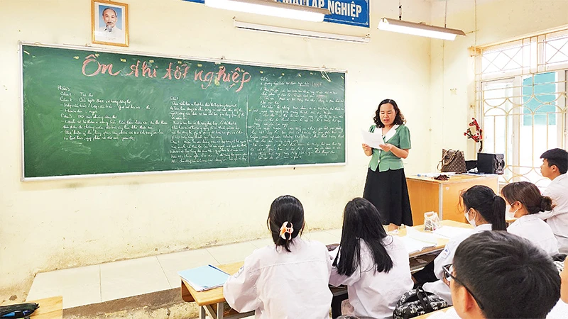 Giờ ôn tập của học sinh lớp 12 Trường THPT Tiền Phong (Mê Linh, Hà Nội). 