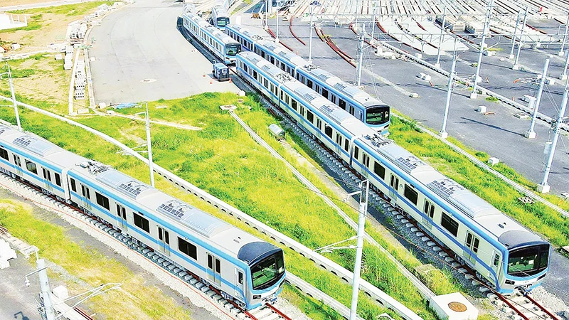 Tuyến Metro số 1 Bến Thành-Suối Tiên vận hành thử (trial run) trên toàn tuyến. 