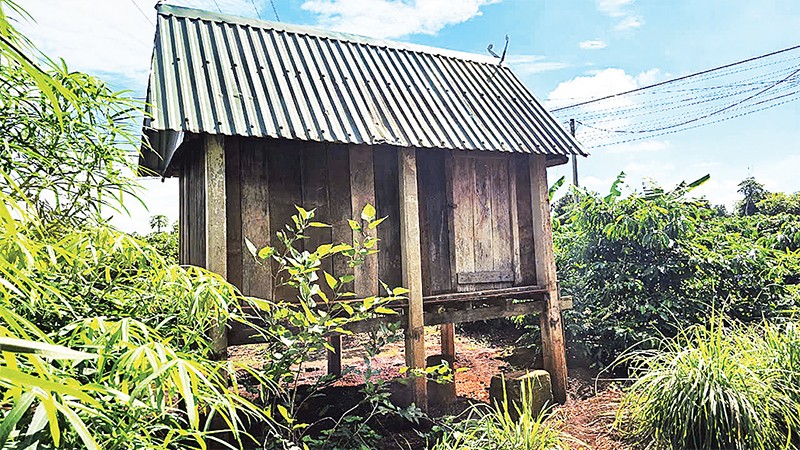 Những kho lúa như thế này đang ngày càng thưa dần cùng với đời sống mới của người Gia Rai ở tỉnh Gia Lai.