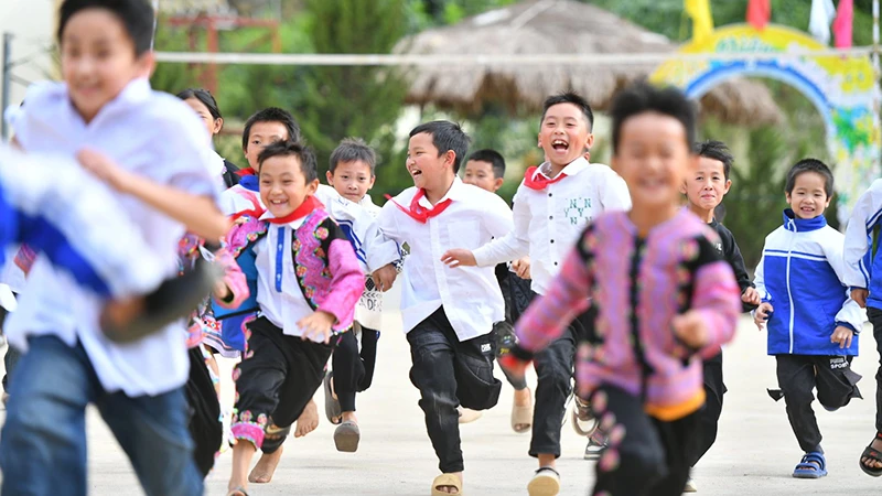 Ðội viên, thiếu nhi Trường tiểu học Lóng Luông (xã Lóng Luông, huyện Vân Hồ, tỉnh Sơn La) trong giờ hoạt động ngoại khóa. 