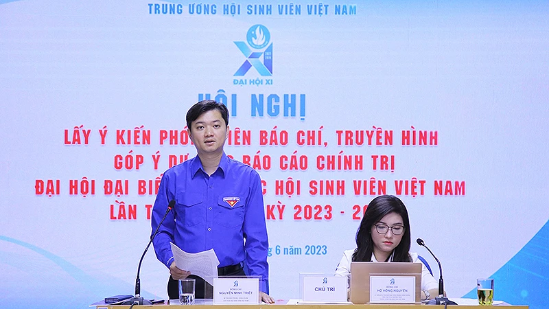 Bí thư Trung ương Đoàn Thanh niên Cộng sản Hồ Chí Minh Nguyễn Minh Triết phát biểu ý kiến tại Hội nghị.
