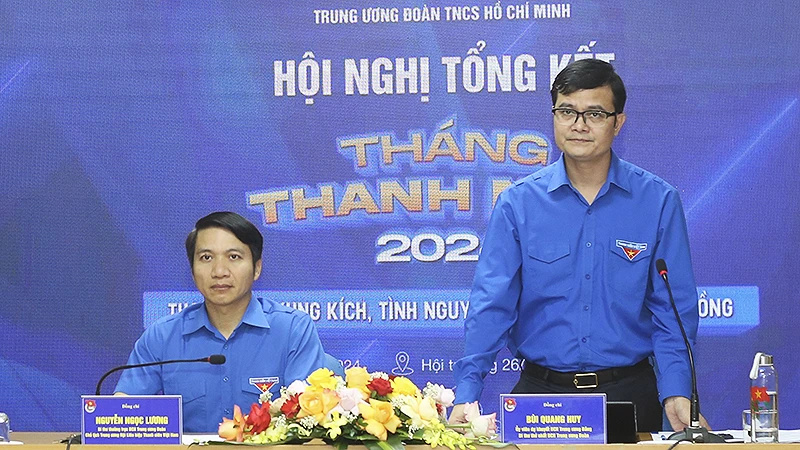 Đồng chí Bùi Quang Huy điều hành Hội nghị.
